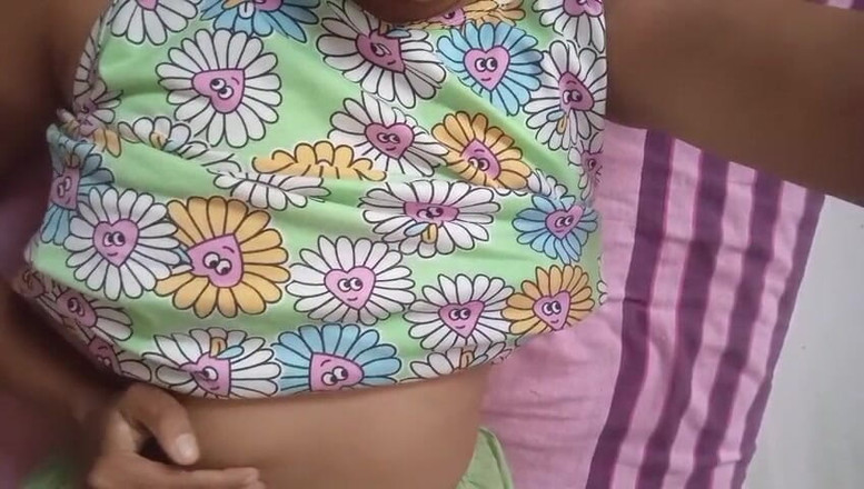 Anne White: Kakak ipar india lagi asik masturbasi