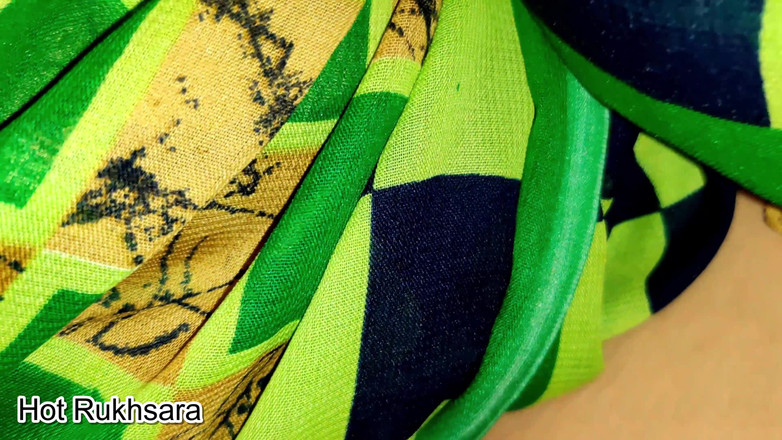 hot_rukhsara: ルクサラ・バービはお祭りで隣人にタイトなマンコと処女のお尻を犯された