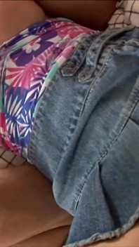 Gloria, la fantastica milf, ama fare sesso con 2 ragazzi