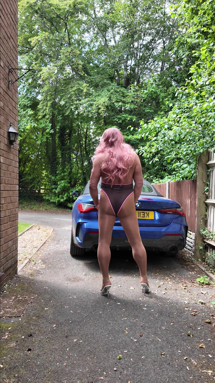 Kellycd2022: Sexy transvestiert kellycd2022 in sexy body und strumpfhosen und Absätzen