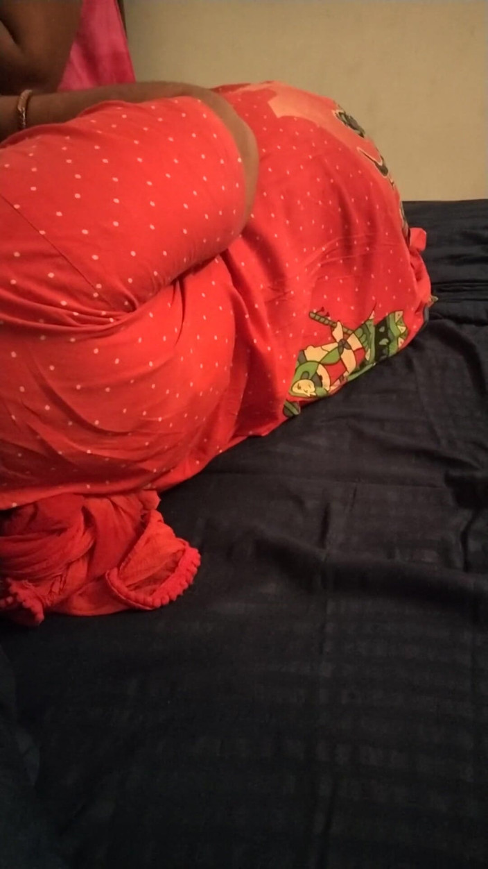 Tamil lesbian: Compartilhando sua experiência sexual e falando