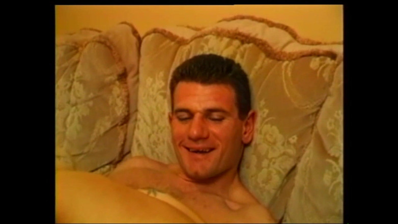 MCG Empire: Chlupatá kundička a péro, jako by to bývalo