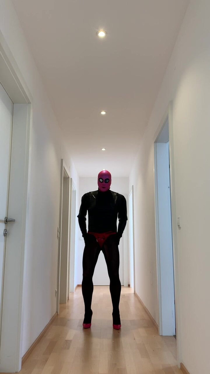 PervyLara: Masked Latexdoll