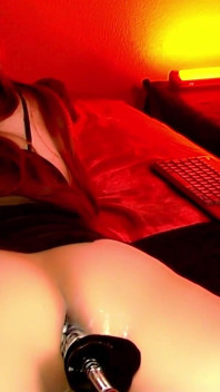 ฝึกน้องสาวใหญ่, สาวร่านน้องสาวที่มีตูดใหญ่
