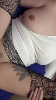 Logan verontschuldigt zich bij Katie Kinz met orgasmes