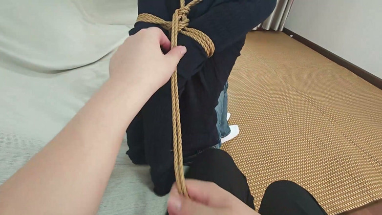 Aisan girl bondage: Iubita mea adorabilă încearcă o metodă europeană super strânsă de bondage