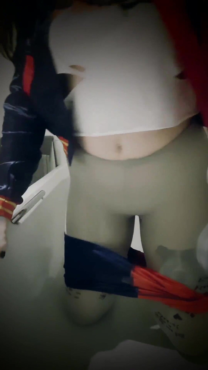 Yourfavecumslut: Harley Quinn Berkencing dalam bilik mandi