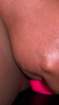 Naughtymochaa tự đụ mình với cu giả