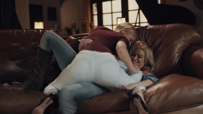 SweetheartVideo: Lesbian analingus 13 adegan 1 lesbian pecinta pantat bahenol