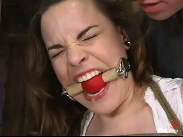 Sex and Submission by Kink: James Deen e dana dearmond