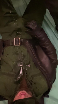 Русский военный писает на извращенный полицейский