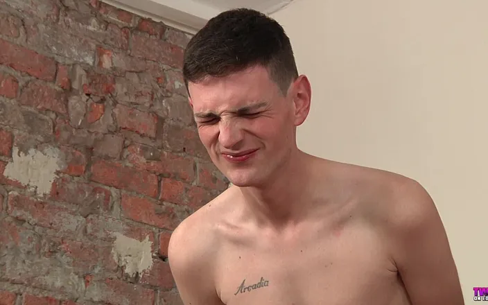 Lust For Boys: Poor Scott Is Hopping with Pleasure!