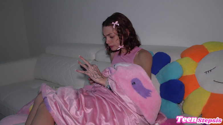 Teen StepSis: Stepdaughter Squirts on Step Dads Dick After Watching Scary Movie
