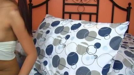 Time To Jerk Off: Owłosiona cipka drobnej azjatyckiej laski staranowała mocno