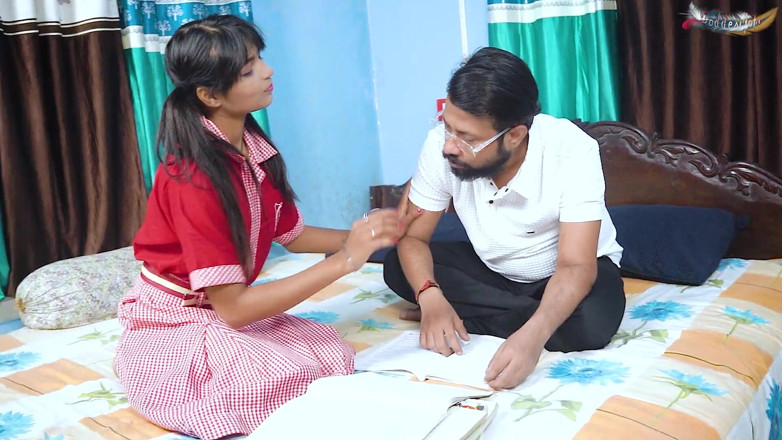Desi Bold Movies: India virgen de la universidad folla hardcore con maestro en...