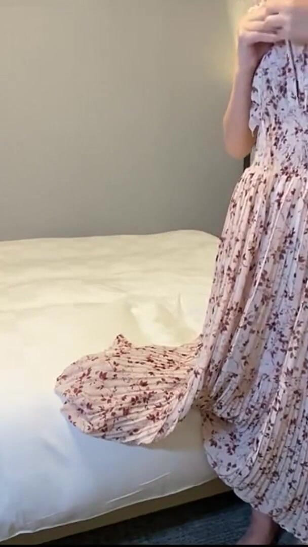 Temptation: 커스텀 트레이닝 수영복은 장난기 넘치는 데이트를 잊을 수 없는 열정적인 탈출 1부로 바꿔놓았습니다.