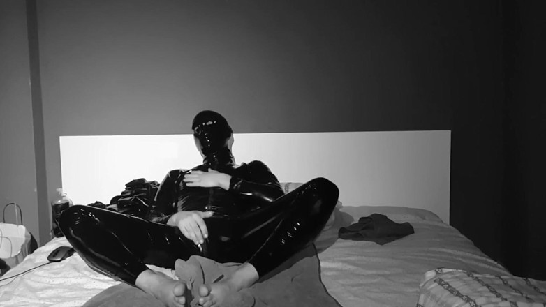 Joel Dom: 热辣的乳胶直播动作 - 第2部分