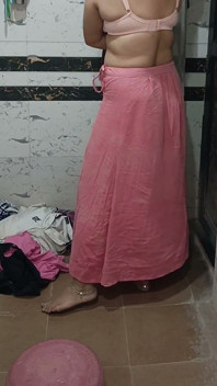 Priya bhabi Saree dicke arsch show