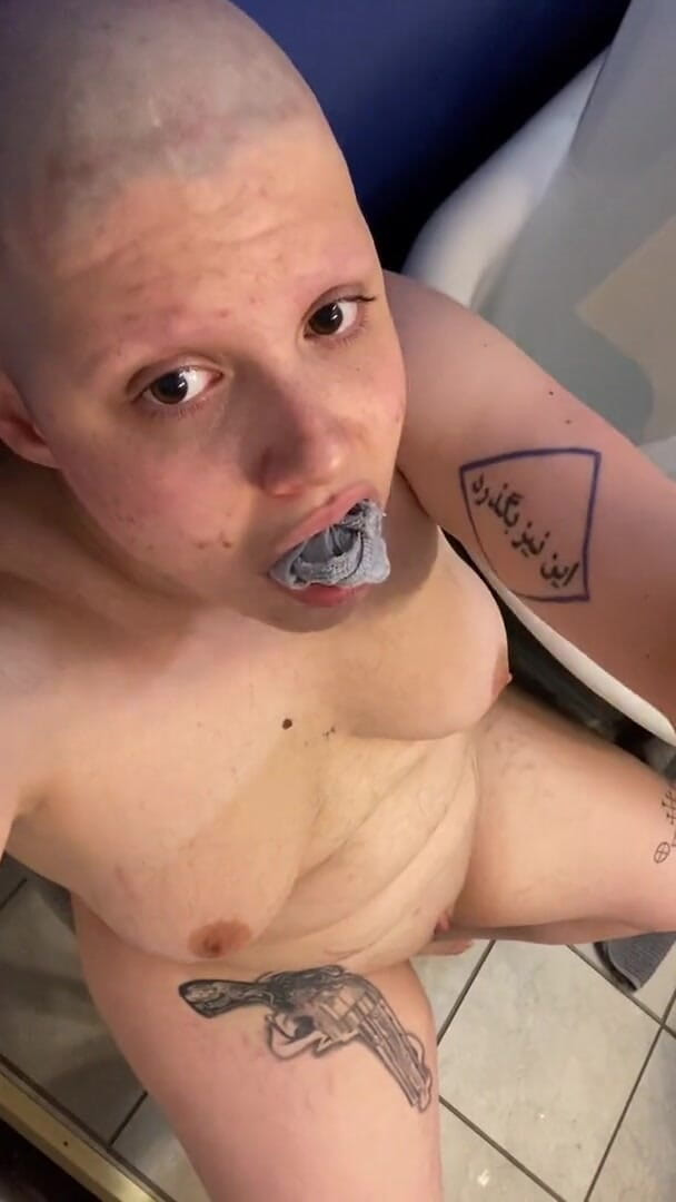 Adama Daat: Hairless whore: going completely bald and browless with a fetish...