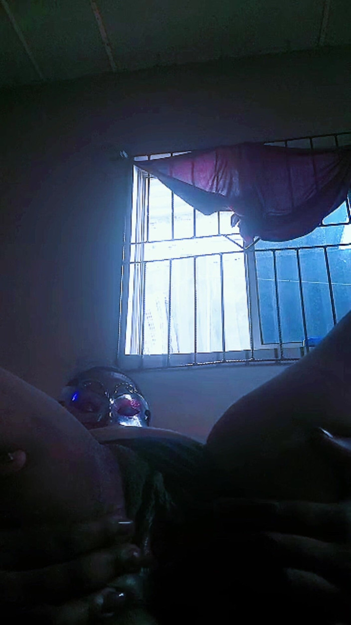 Lovelee: Hermosa Roselee tocándose en un video en vivo