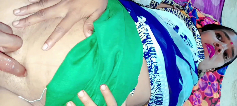 Renudbf: Drăguță desi indiană sora vitregă frumoasă este futută de iubitul...