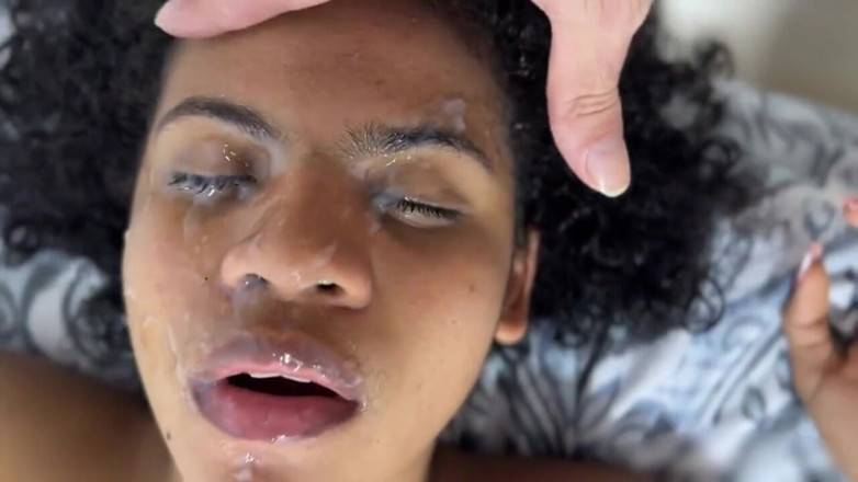 Igotthesauce: Tetona Follada En La Cara, Bebe Meada Y Enorme Facial
