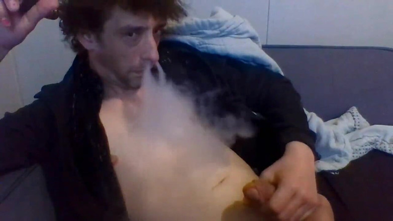 LilTaste: phir bhi adhik vaping aur lazily stroking