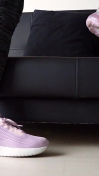 Fetiș cu labă cu picioarele și sockjob.. Ejaculare pe picioare