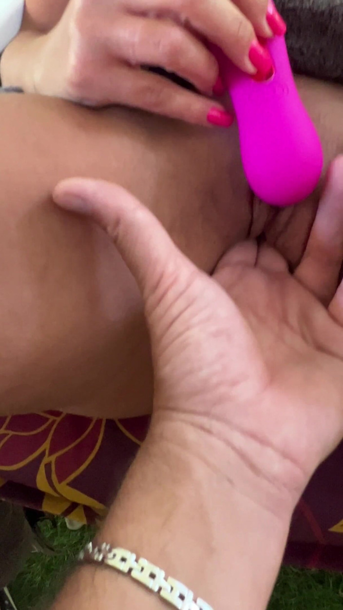 Spuirtcouplexxxx: Womanizer dan colok memek sampai orgasme