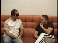 Real Home Made: Zkažený manžel zve swingera, aby ošukal svou manželku dvojitou penetrací