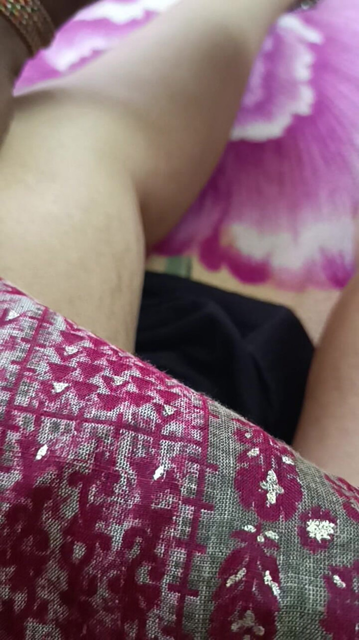 Decent couples: Desi krásná telugská nevlastní matka cítí v domě