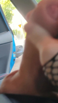 Rischiose Esibizioni a Masturbarsi per Degli Sconosciuti Che Sono Stati Sorpresi a