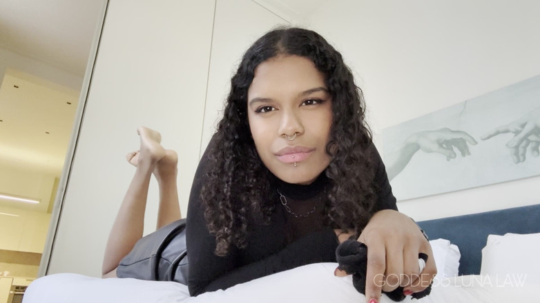 Goddess Luna Law: Du bist besessen von höschen - domina pOV - göttin luna law