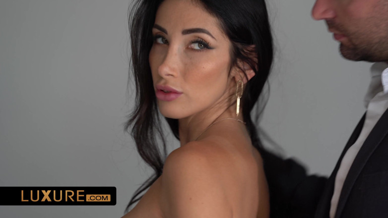 Luxure: Clea Gaultier è invitata da cherry kiss e suo marito