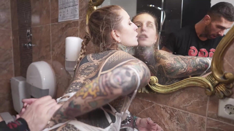 Romance with Love Fuck Party: Ggg tatuerade kåta kvinnor med små bröst knullar det bra...