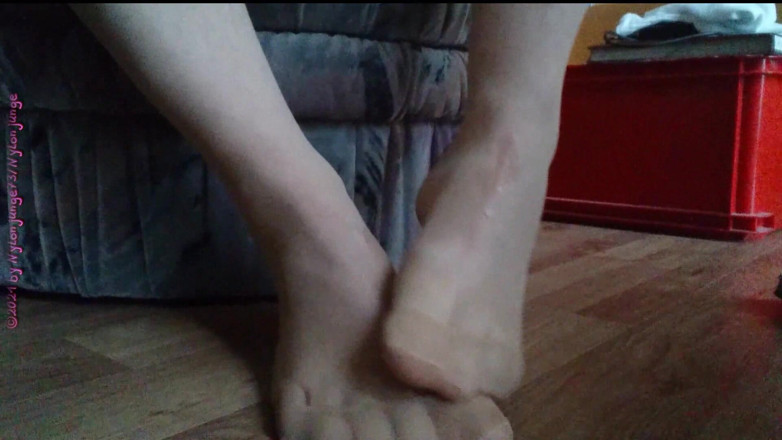 Carmen_Nylonjunge: Volledig condoom en birkenstocks ** spermaplezier 1 **