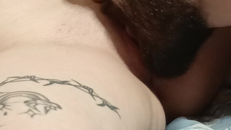 Deylamoons: Bearded Man Gently Licks Pussy to Orgasm