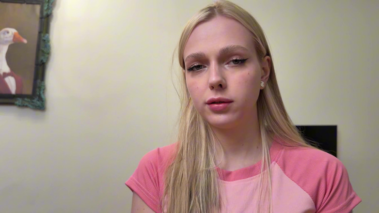 Arisha Mills: Пишногруда блондинка прийшла працювати в масажний салон, і в горлі потрапила літр сперми — я не зраджую свого хлопця