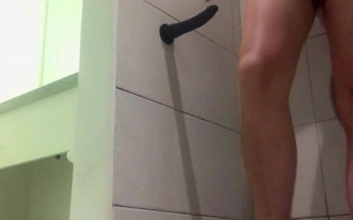 Sissy Paige: Cavalgando meu bbc depois do meu banho - vários orgasmos