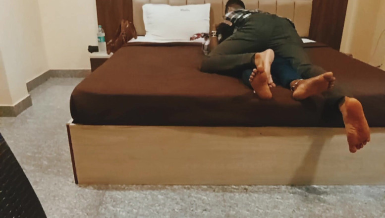 Harder299: Požádala o výtah. Chce přejít na trh. Desi vesnice Bhabhi