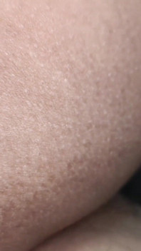 Ich wachte mit meiner stiefschweine auf und sie tat dehnungen in meinem bett