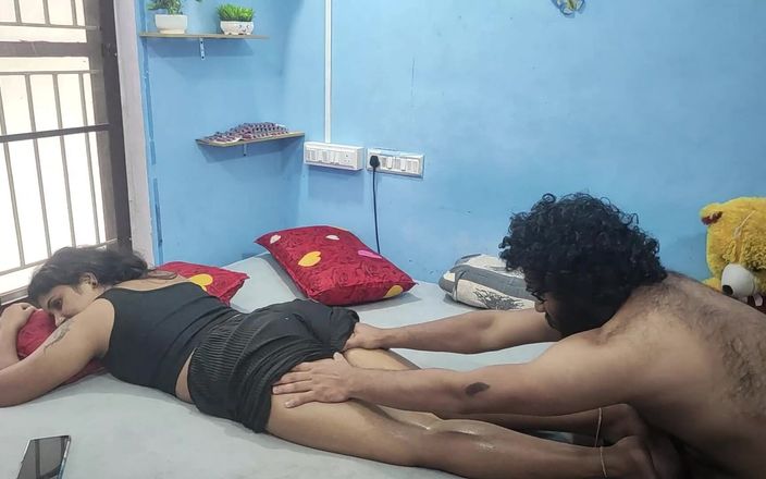 Vaigavarun Feet romance: Masáž nohou a nohou