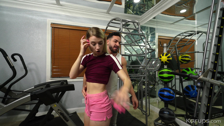 Karups POV: Cewek nakal ini dicrot sperma di gym