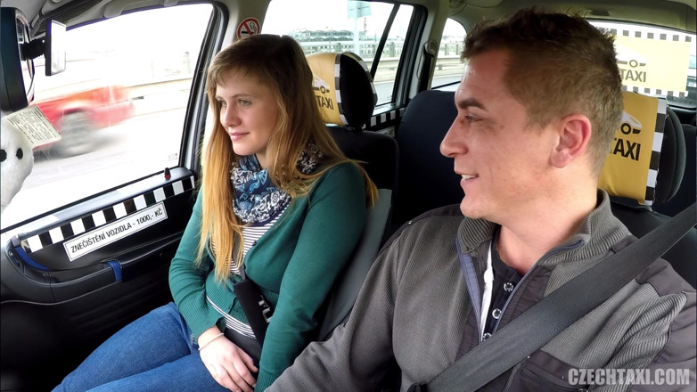 Czech Taxi: Mega spuiten en anaal orgasme