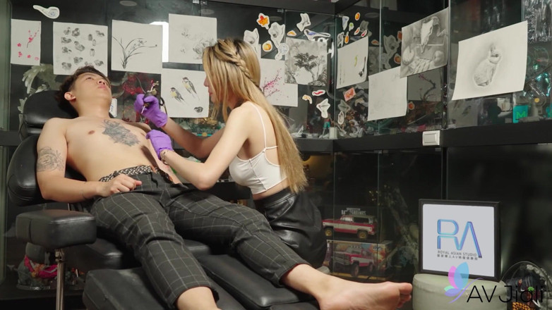 AV Jiali: Vollbusige tattoo-künstlerin li Zhiyan, von einem Kunden gefickt