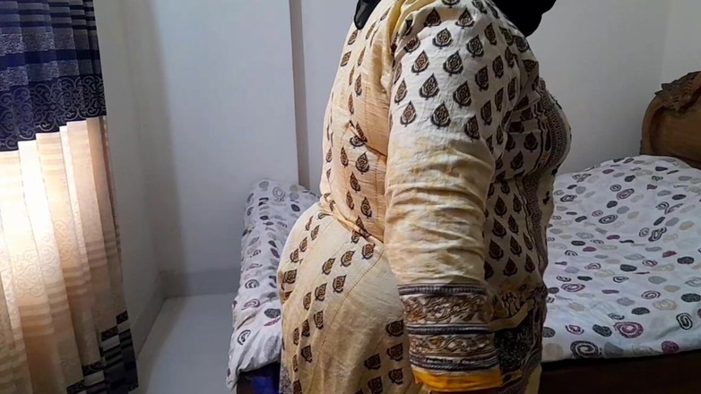 Aria Mia: Depali tia fodida por enteado quando ela estava limpando seu...