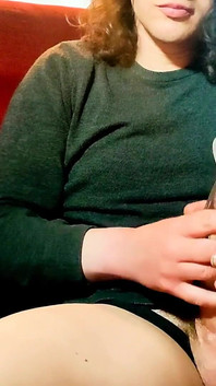 Ngentot mainan seks di sofaku