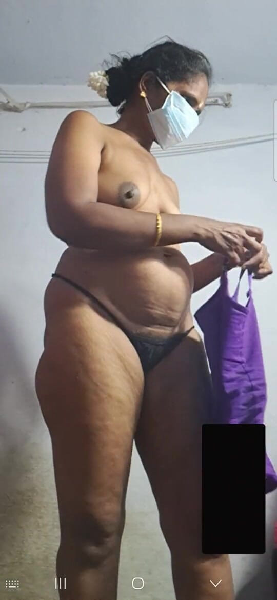 Jayaselvi: tamil aanti stan aur choot se khel rahi hai