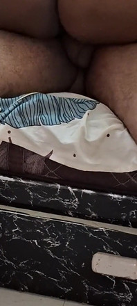 Desi mädchen sexy möpse und fickt ihre nasse muschi mit großem pennis
