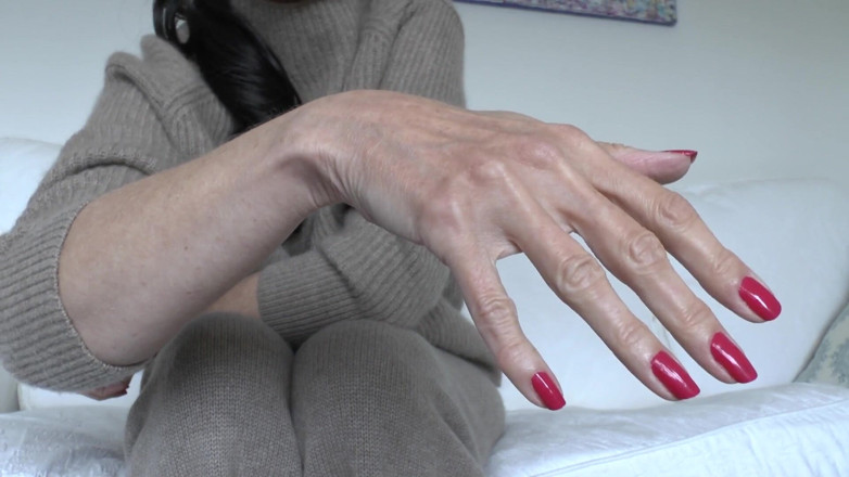Lady Victoria Valente: Doigts rouges, coaching masturbatoire, partie 2, présenté par Lady Victoria Valente